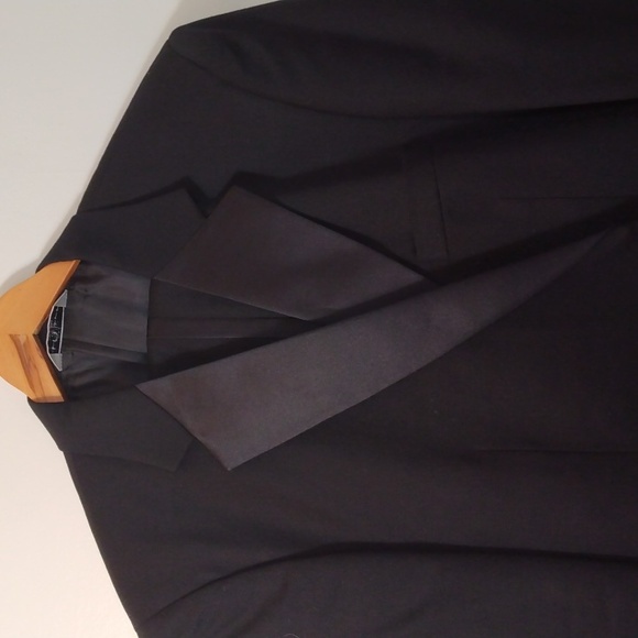 100% Wool Black Versini Tuxedo 44R